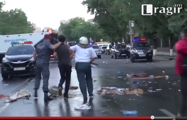 electricyerevan-police-hindered-journalists-job_0
